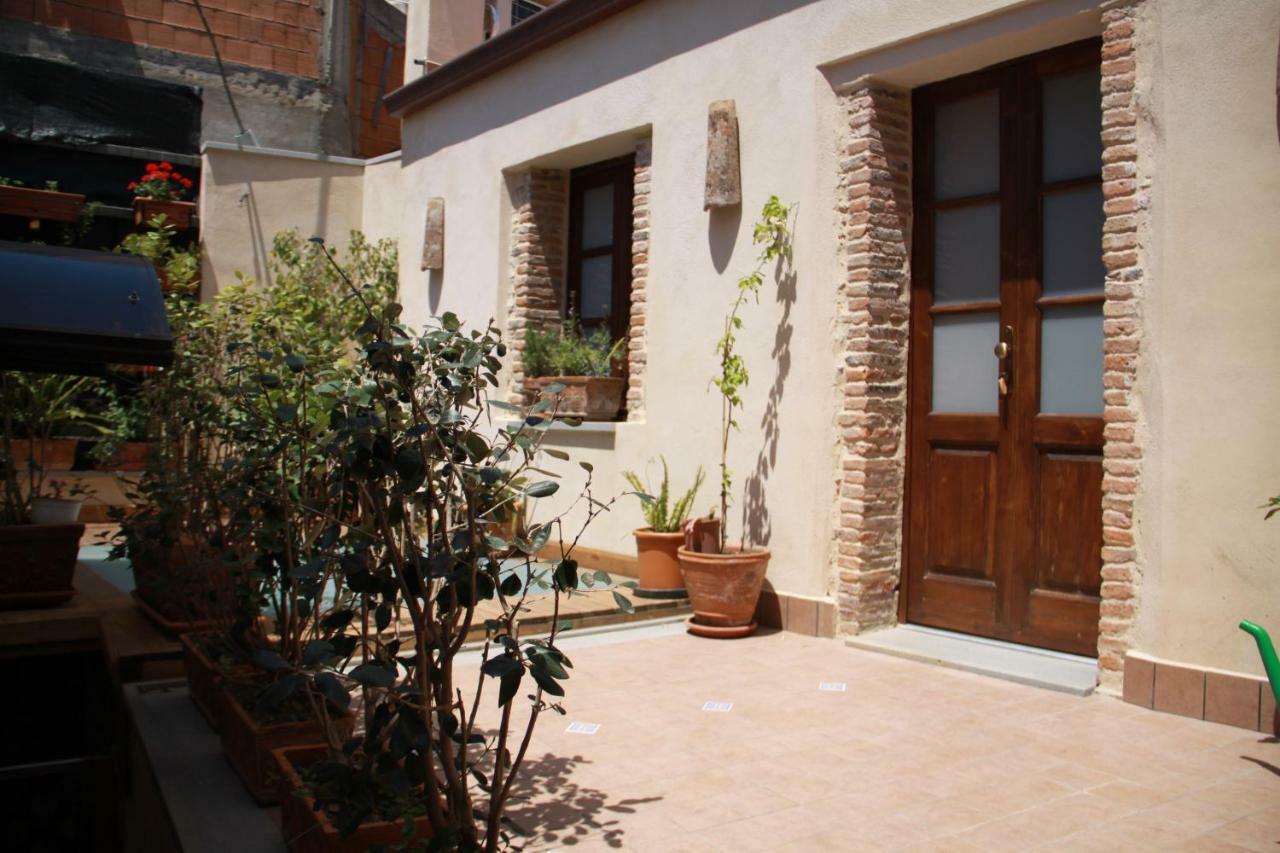 Due Sicilie Maison De Charme Casalvecchio Siculo Exteriör bild